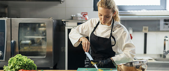 « monCVnum » : une plateforme pour faciliter le recrutement dans le secteur de la restauration 