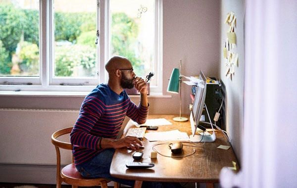 Prévention de la fatigue oculaire en travail sur écran : ateliers de techniques de qi gong
